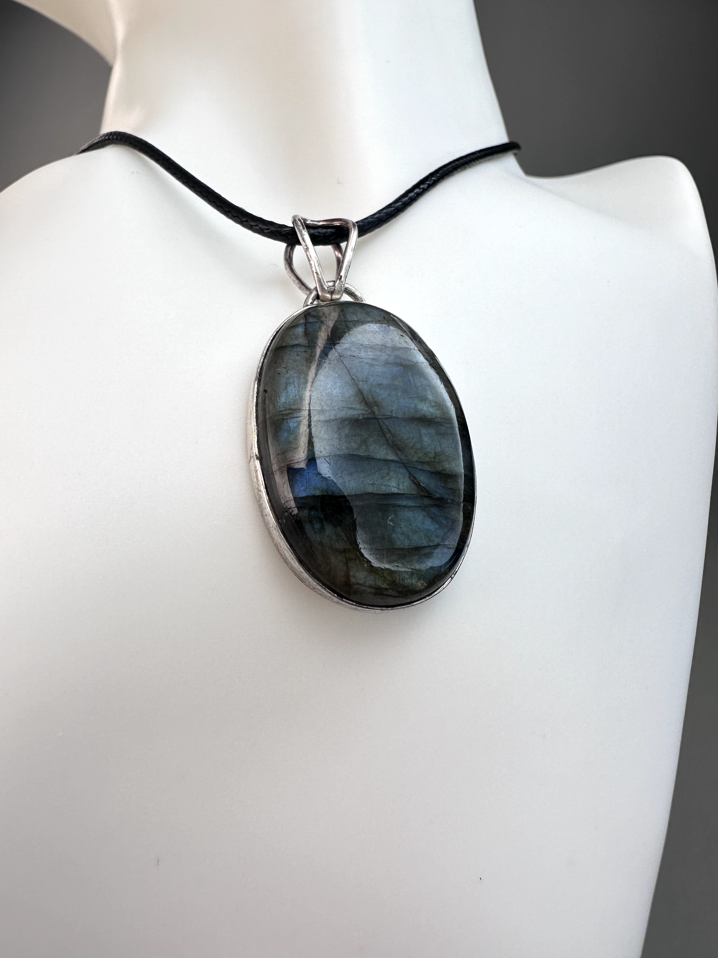 Labradorite Oval Pendant | S925
