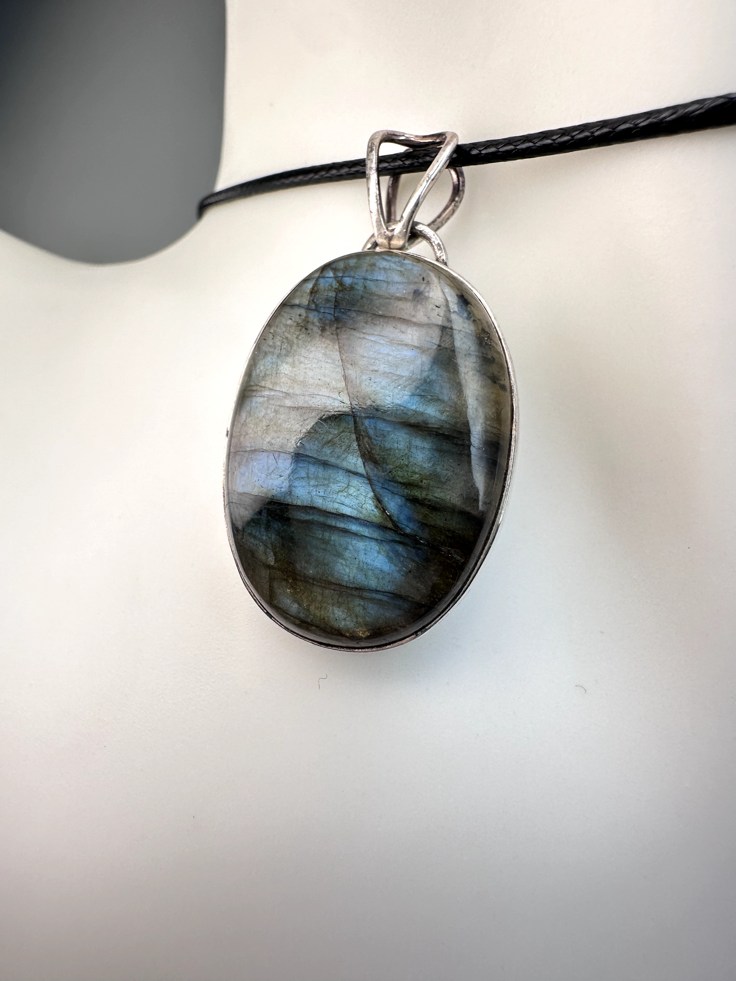 Labradorite Oval Pendant | S925
