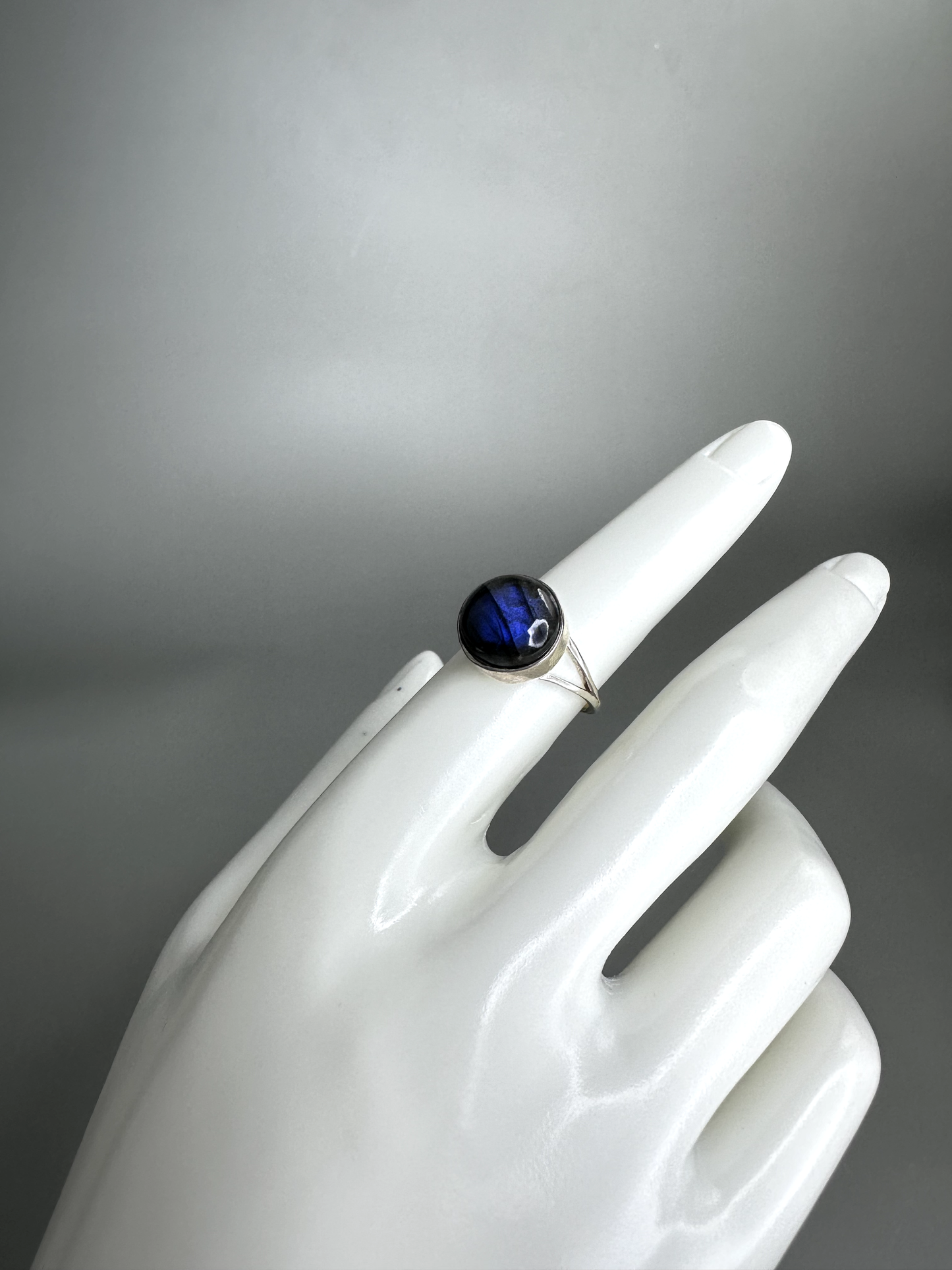Labradorite Circle Ring | S925 Size 7
