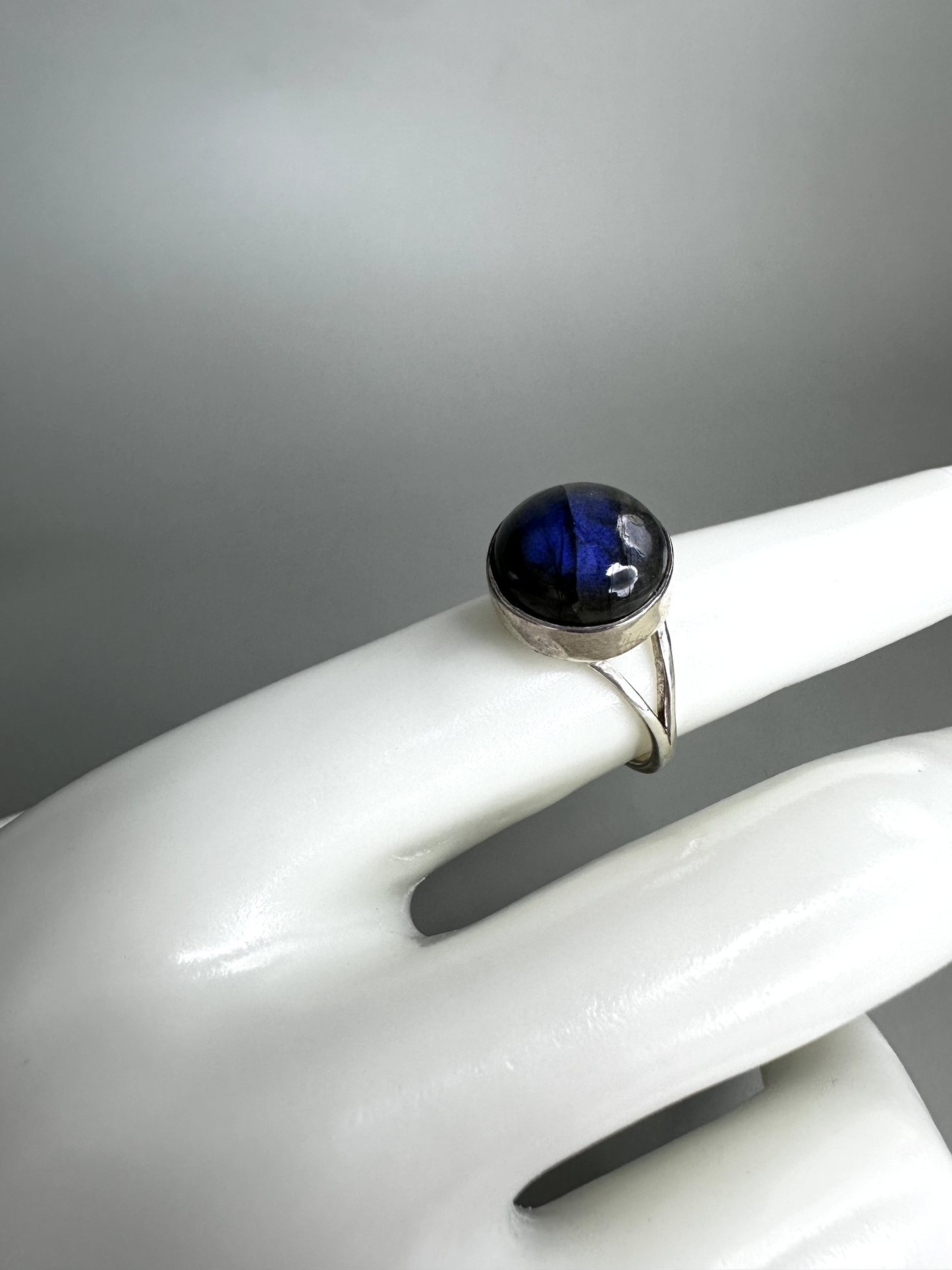 Labradorite Circle Ring | S925 Size 7