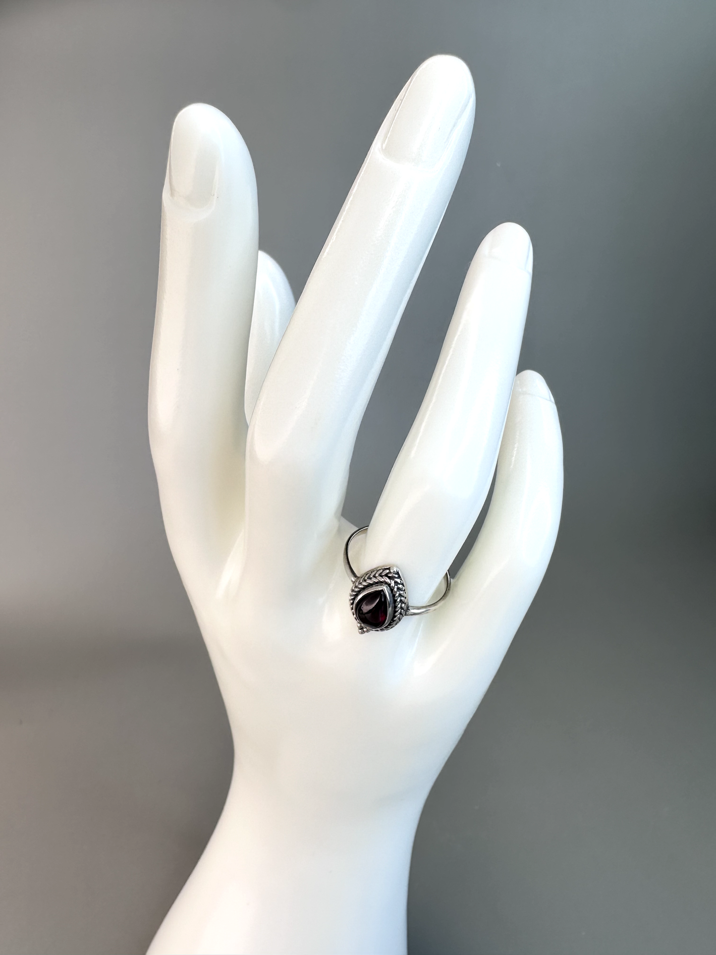Garnet Teardrop Ring | S925 Size 7.5