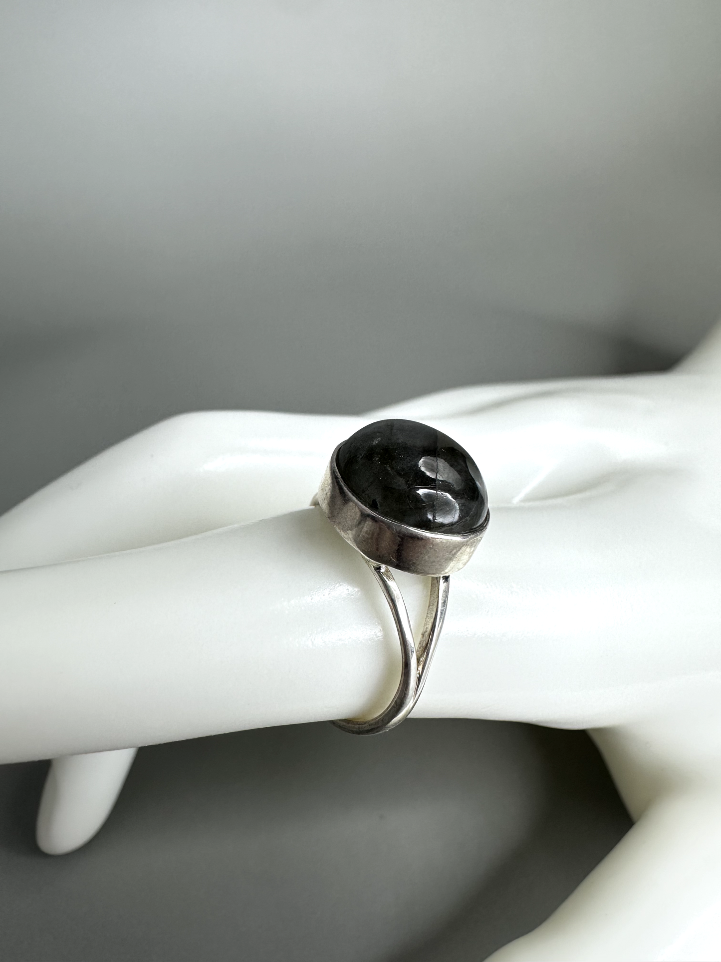 Labradorite Circle Ring | S925 Size 7
