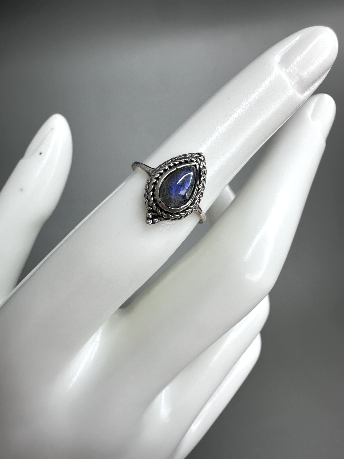 Labradorite Teardrop Ring | S925 Size 5