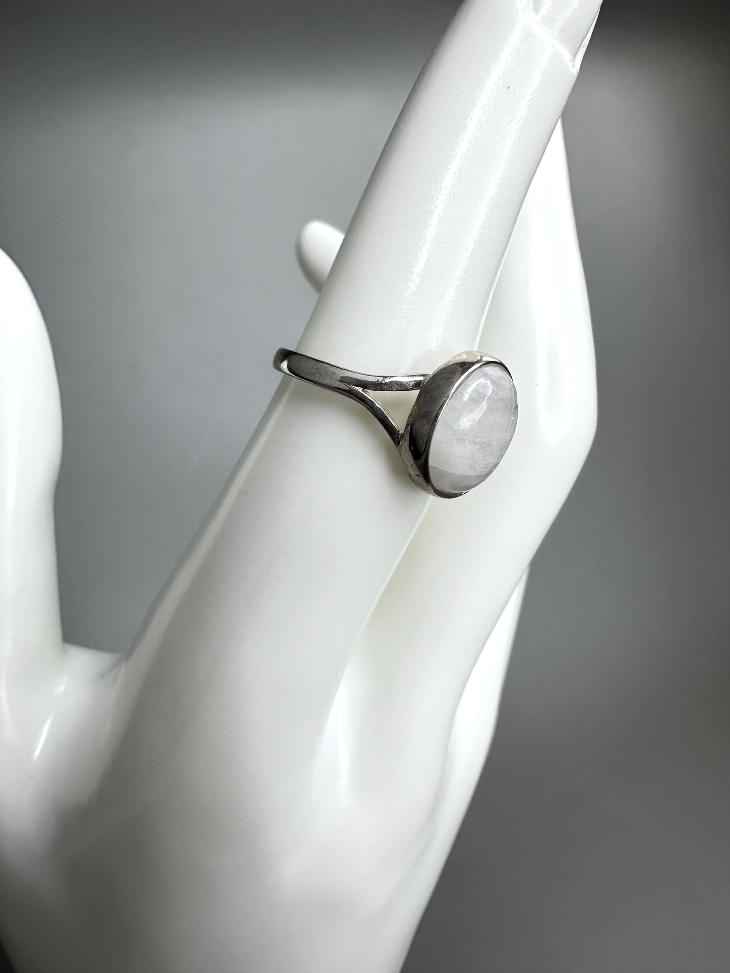 Moonstone Oval Ring | S925 Size 6 | Flashy