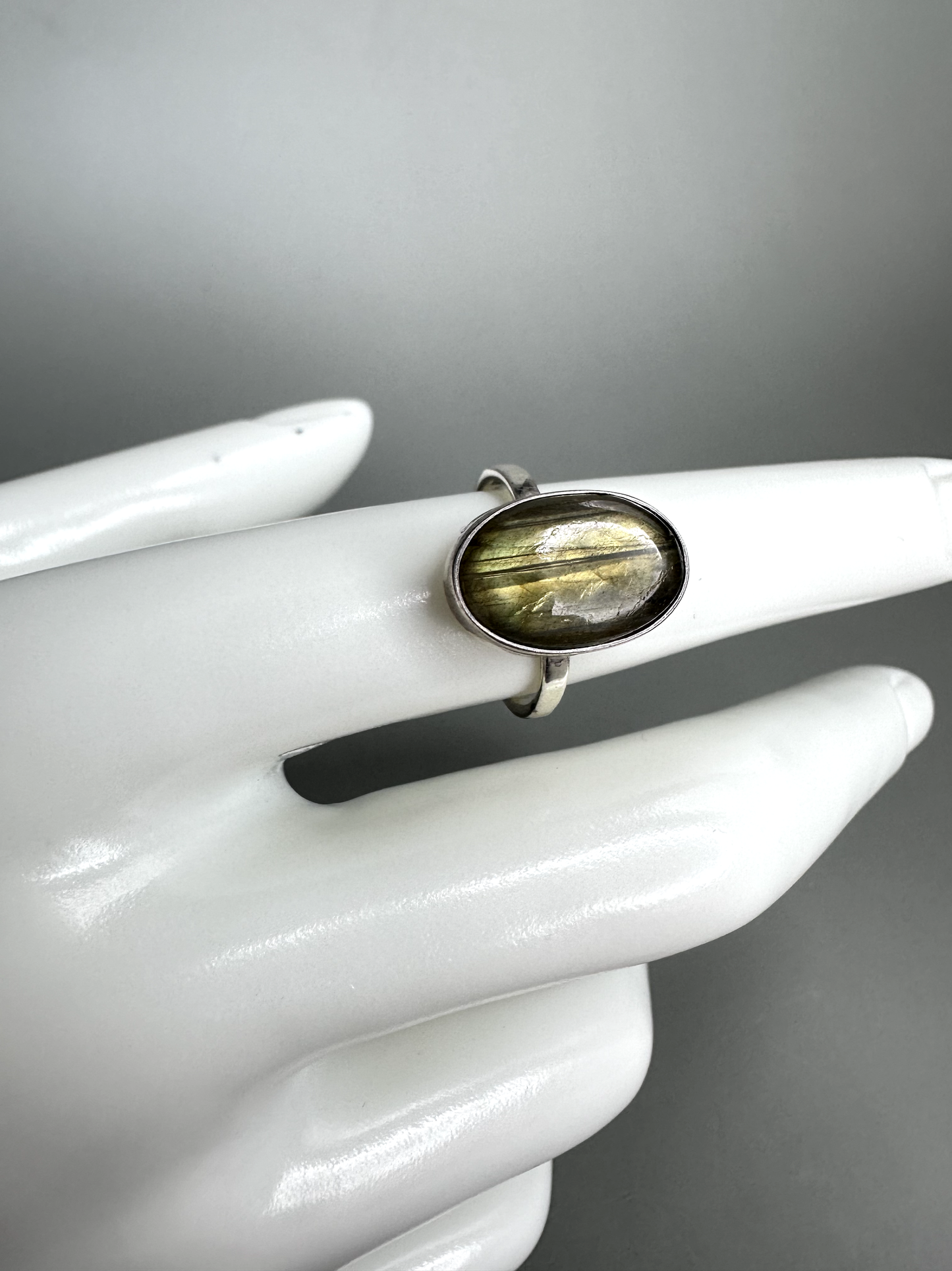 Labradorite Oval Ring | S925 Size 7