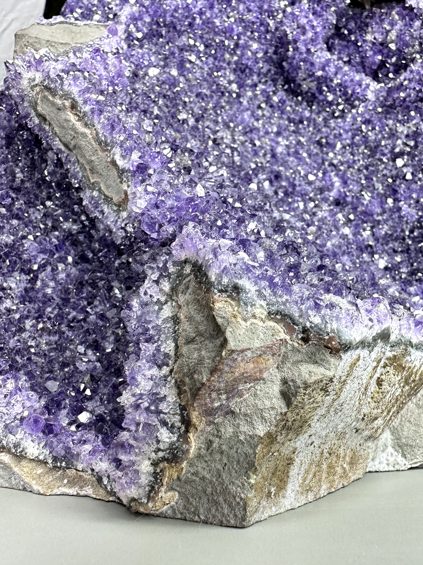 XXL Statement Amethyst Cut Base