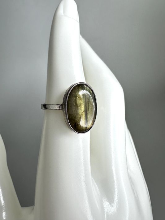 Labradorite Oval Ring | S925 Size 7