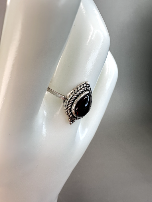 Garnet Teardrop Ring | S925 Size 7.5