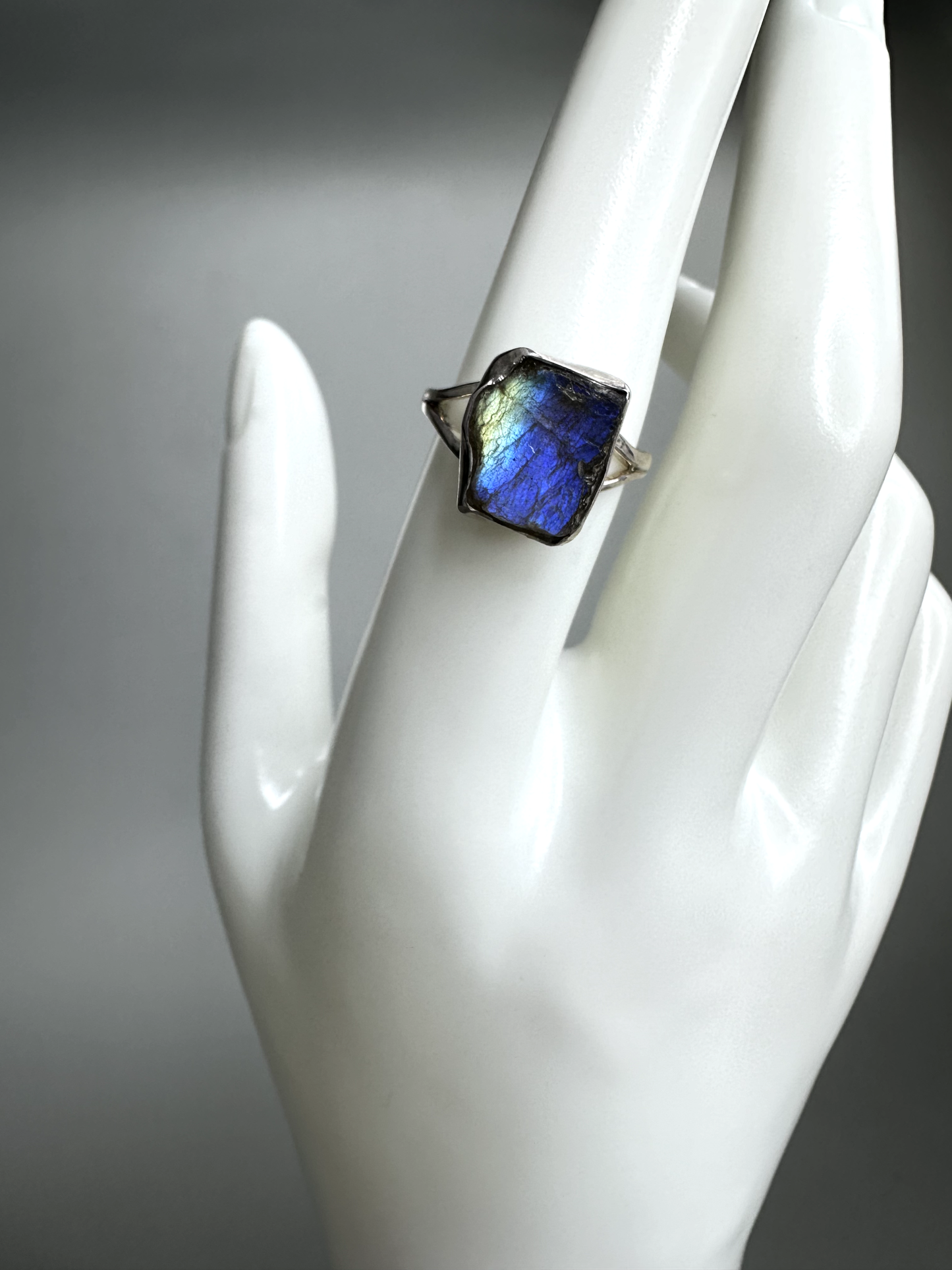 Raw Flashy Labradorite Ring 1 | S925 Size 7