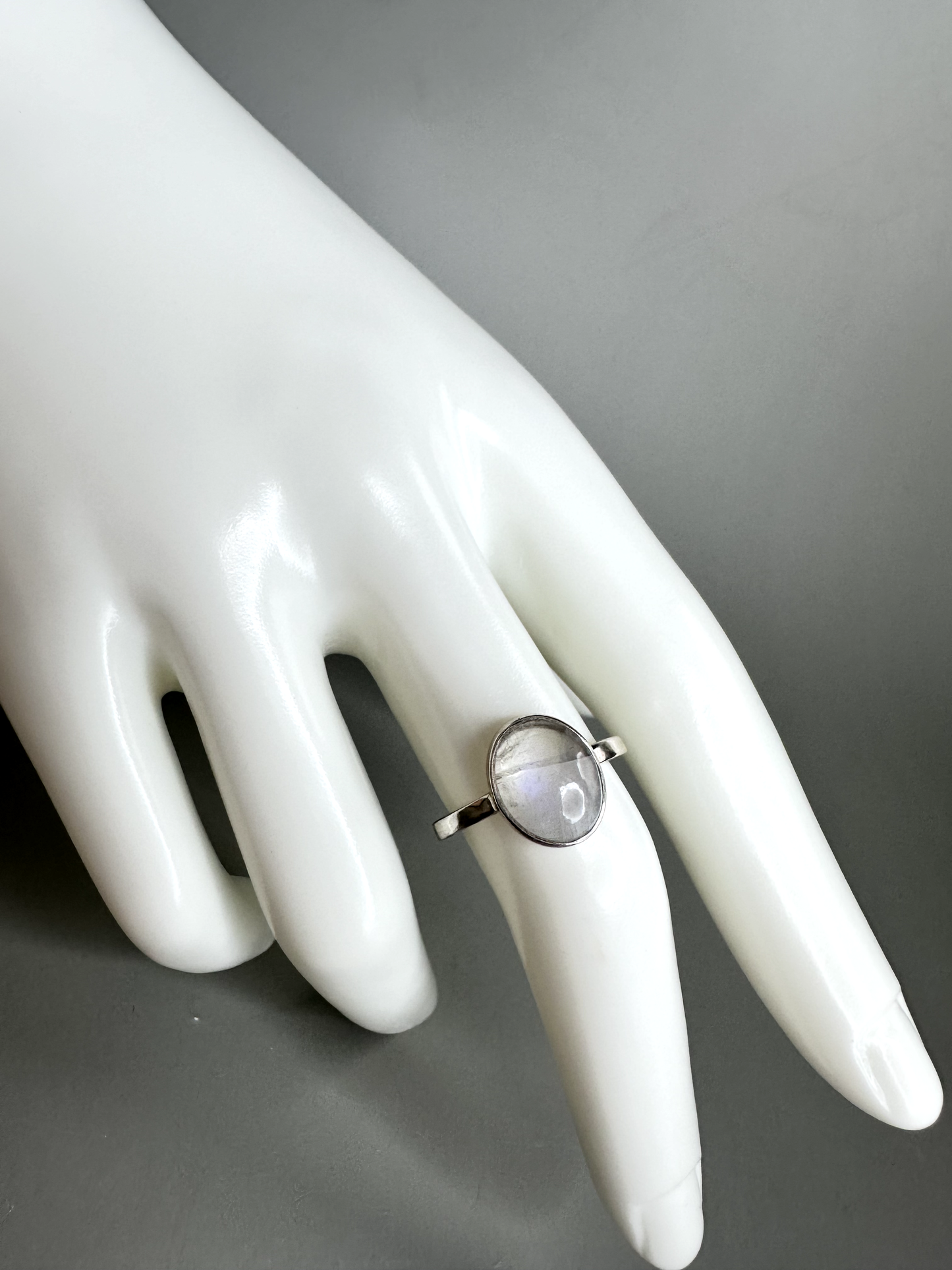 Moonstone Oval Ring | S925 Size 8 | Flashy