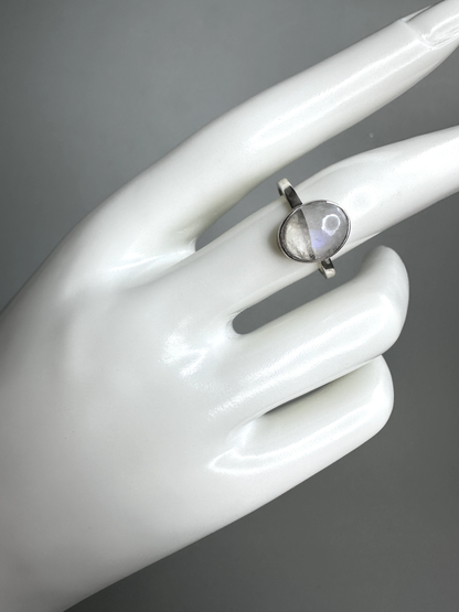 Moonstone Oval Ring | S925 Size 8 | Flashy